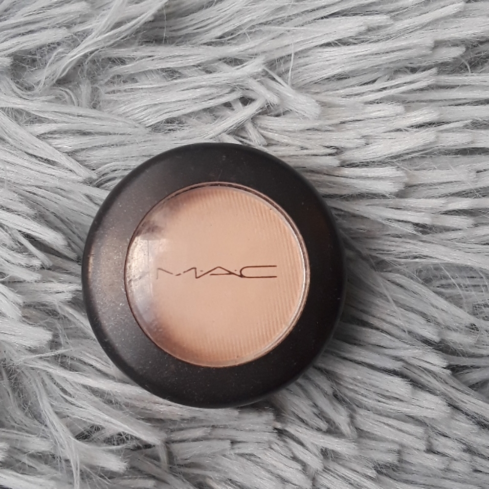 Mac cosmetics eyeshadow